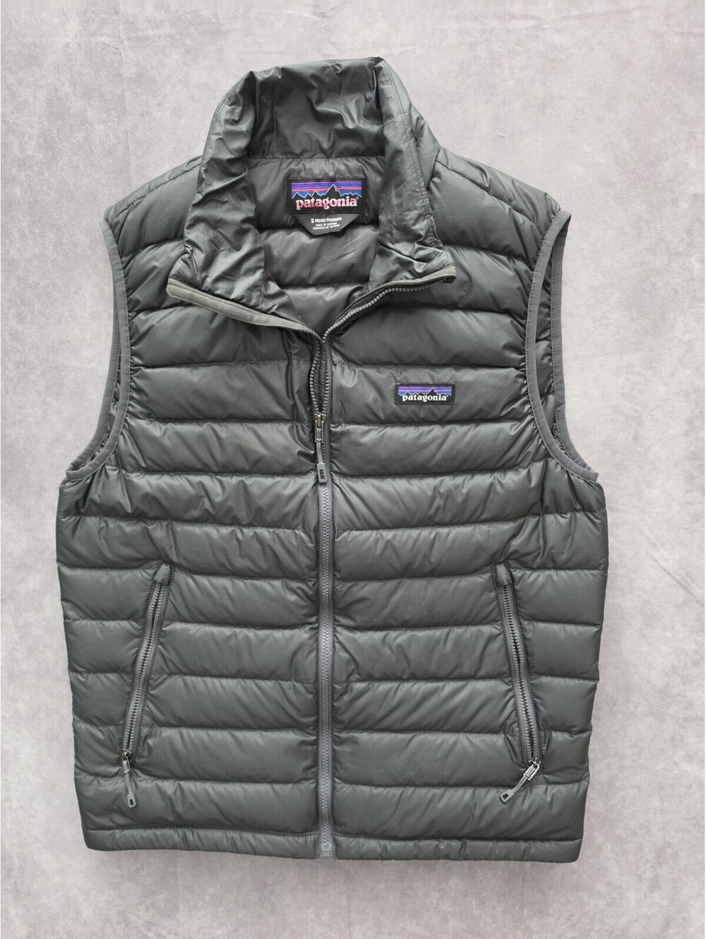 SKU0285 Patagonia Mens Small Down Sweater Vest Black Puffer Full Zip Outdoor
